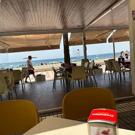 A 20 M De Playa
